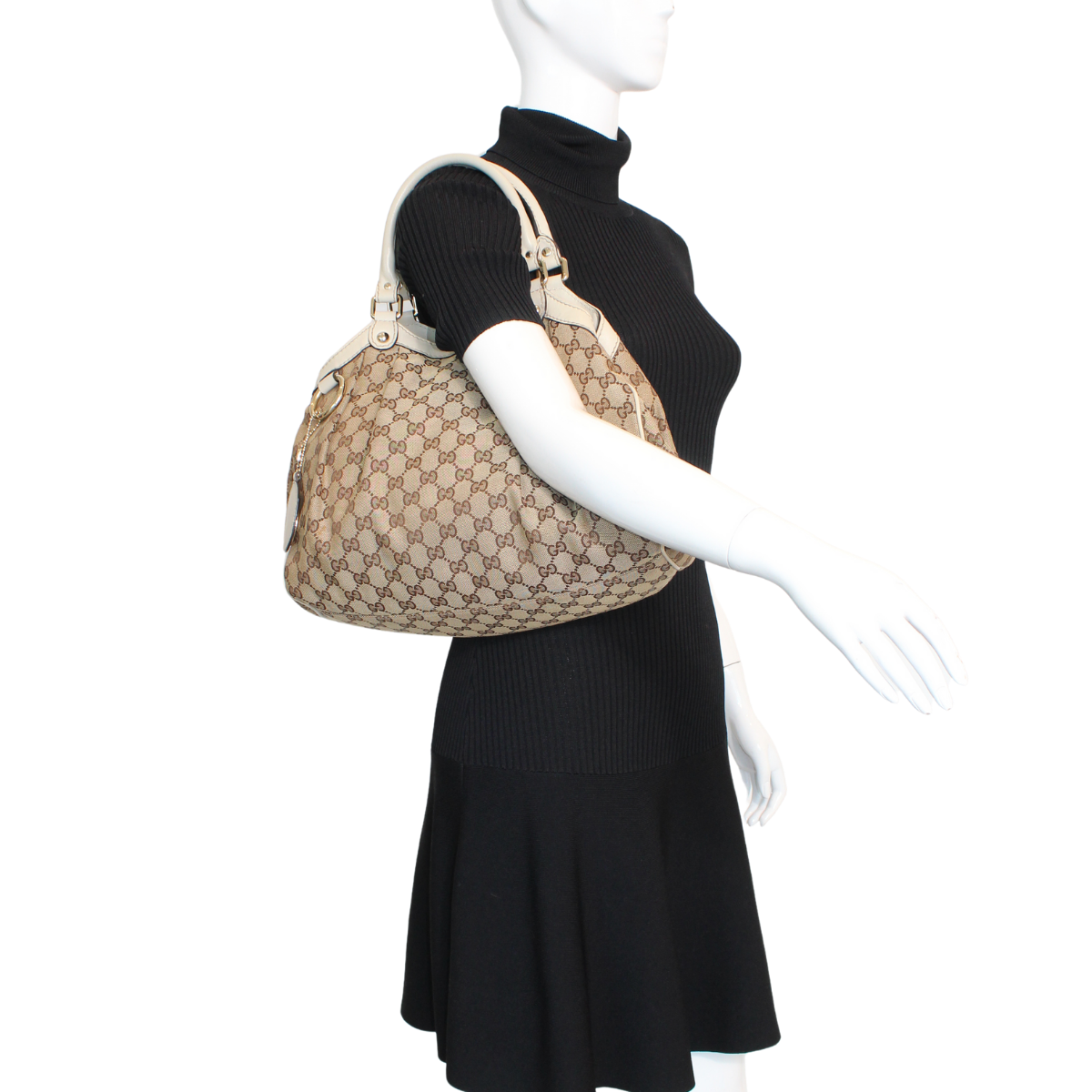 Gucci Sukey Canvas 700 Shoulder bag