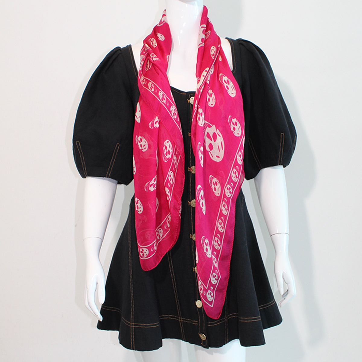 McQueen Scarf Pink with skulls