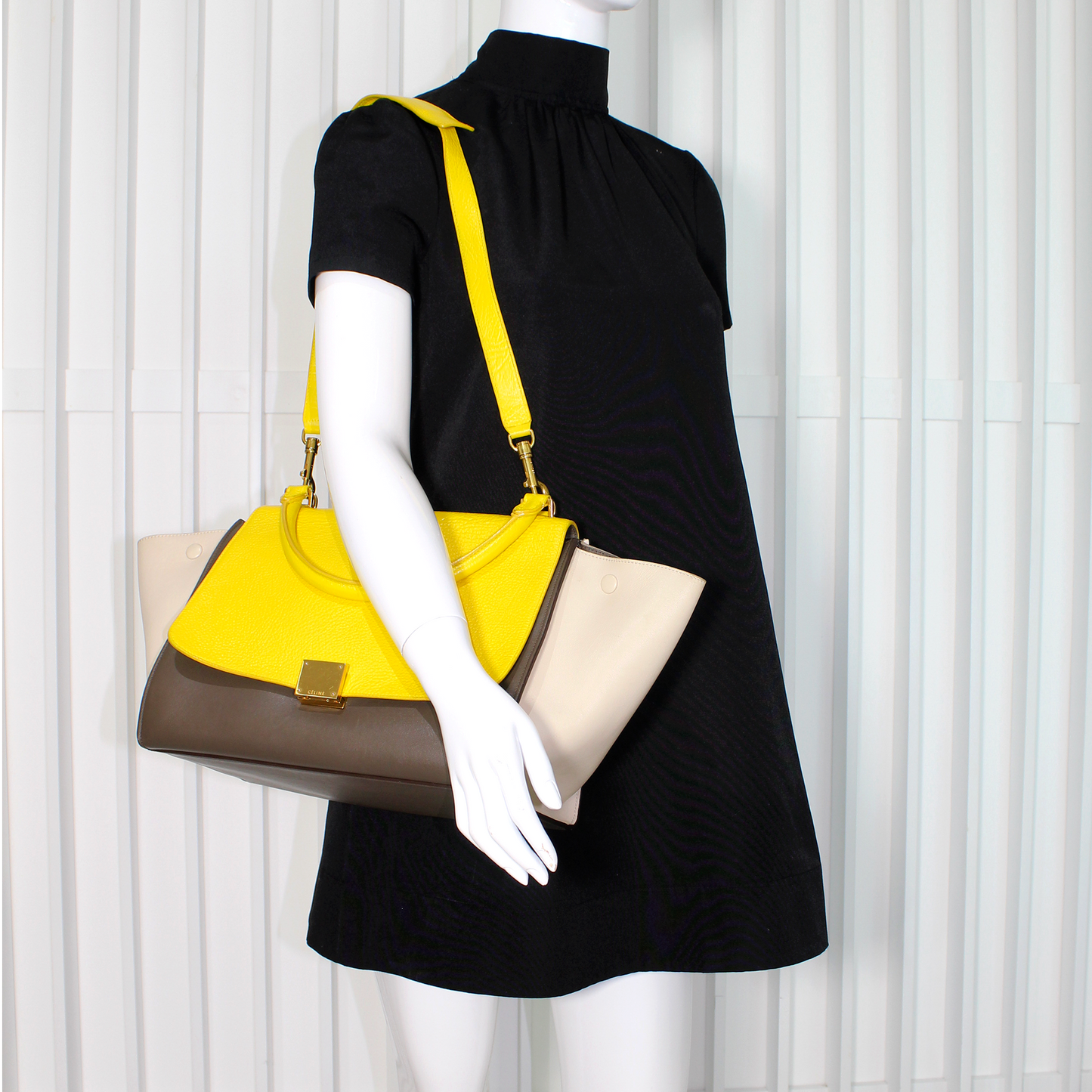 Celine Trapeze Flap Amarilla