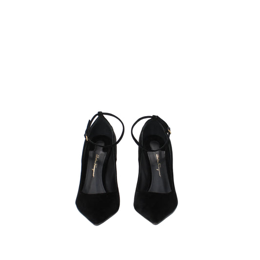 Salvatore Ferragamo Gold Heels in black velvet 9C